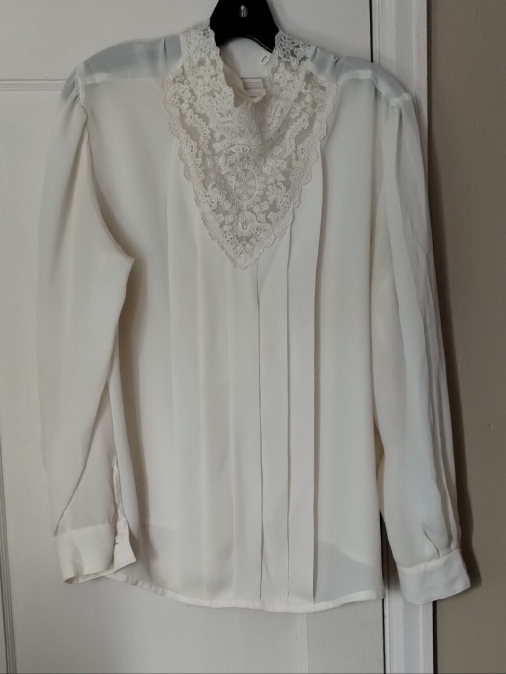 Women's Ivory Lace-Trim Long Sleeve Blouse
